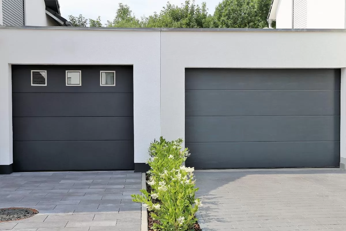 Porte de garage - Votre porte de garage pratique et esthétique..